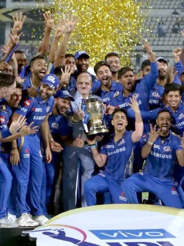जाने IPL टीमों में कौन है शतकों के बादशाह