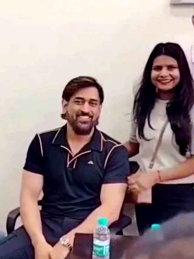 M.S. Dhoni Female Fan